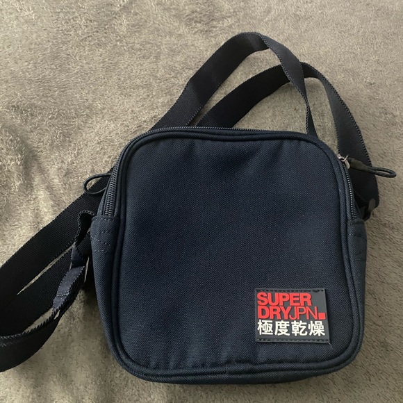SuperDry Crossbody - Picture 2 of 4